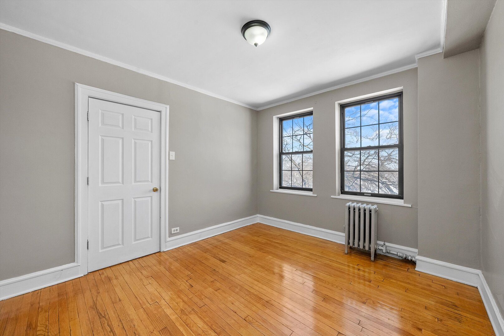 3017 E 78TH Street Unit: 4B