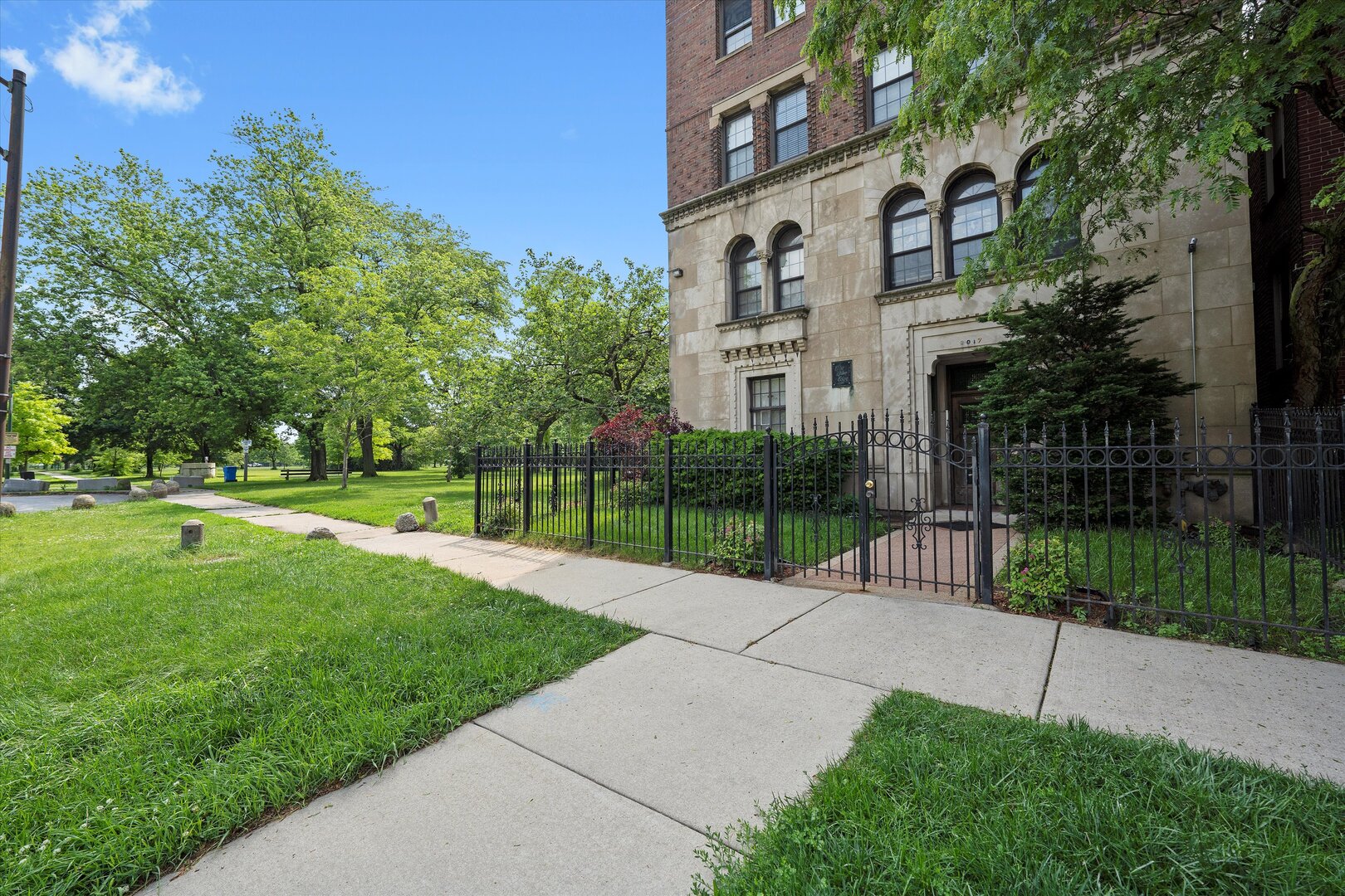 3017 E 78TH Street Unit: 4B