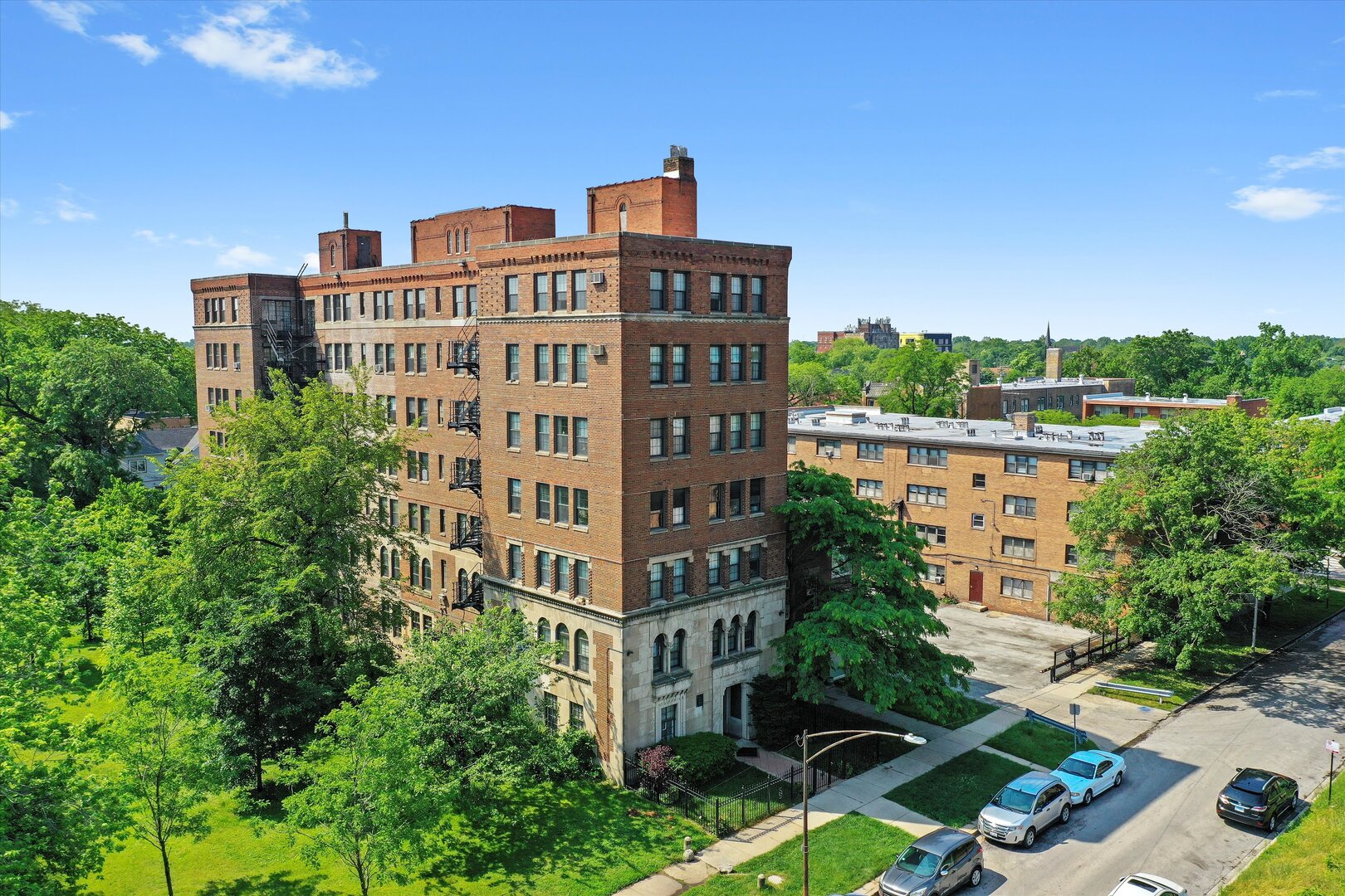 3017 E 78TH Street Unit: 4B