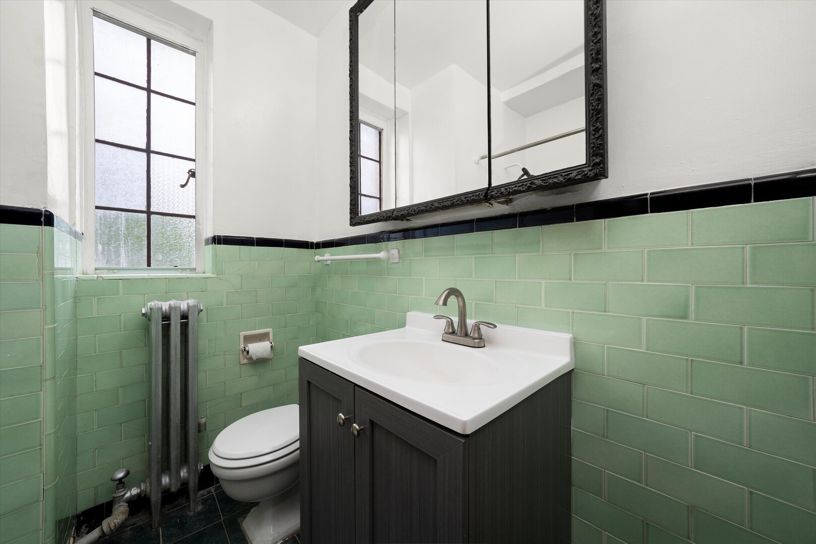 3017 E 78TH Street Unit: 4B