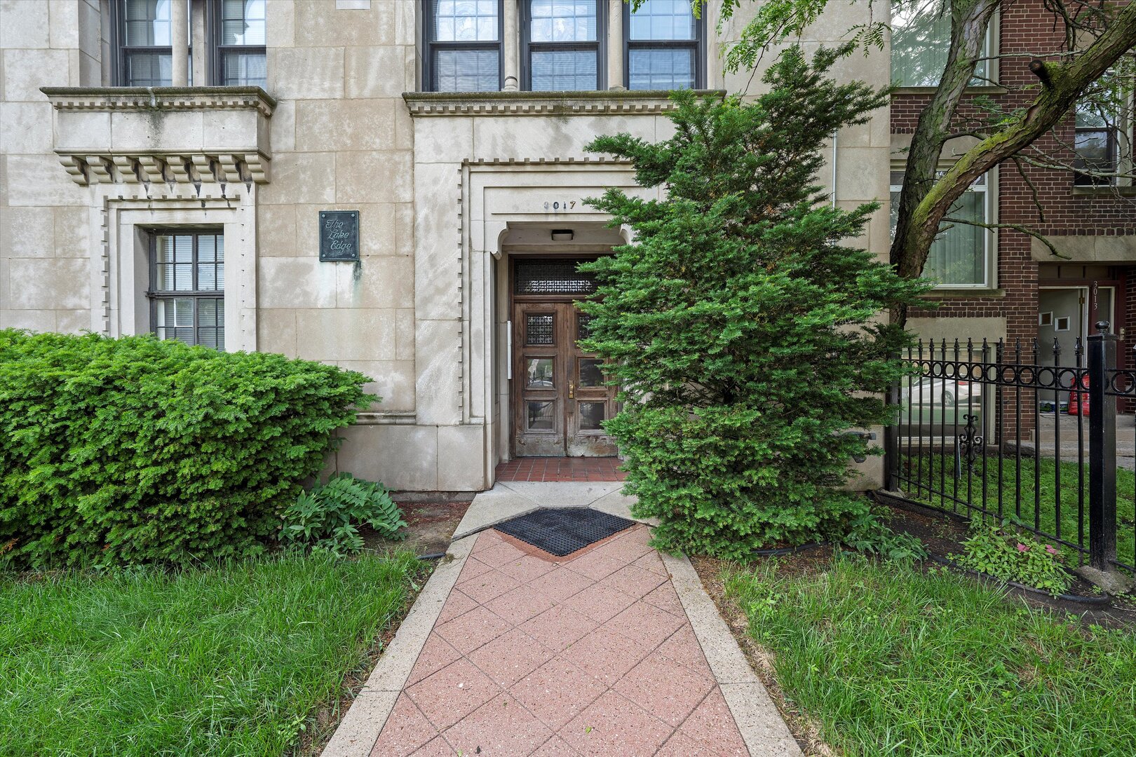 3017 E 78TH Street Unit: 4B