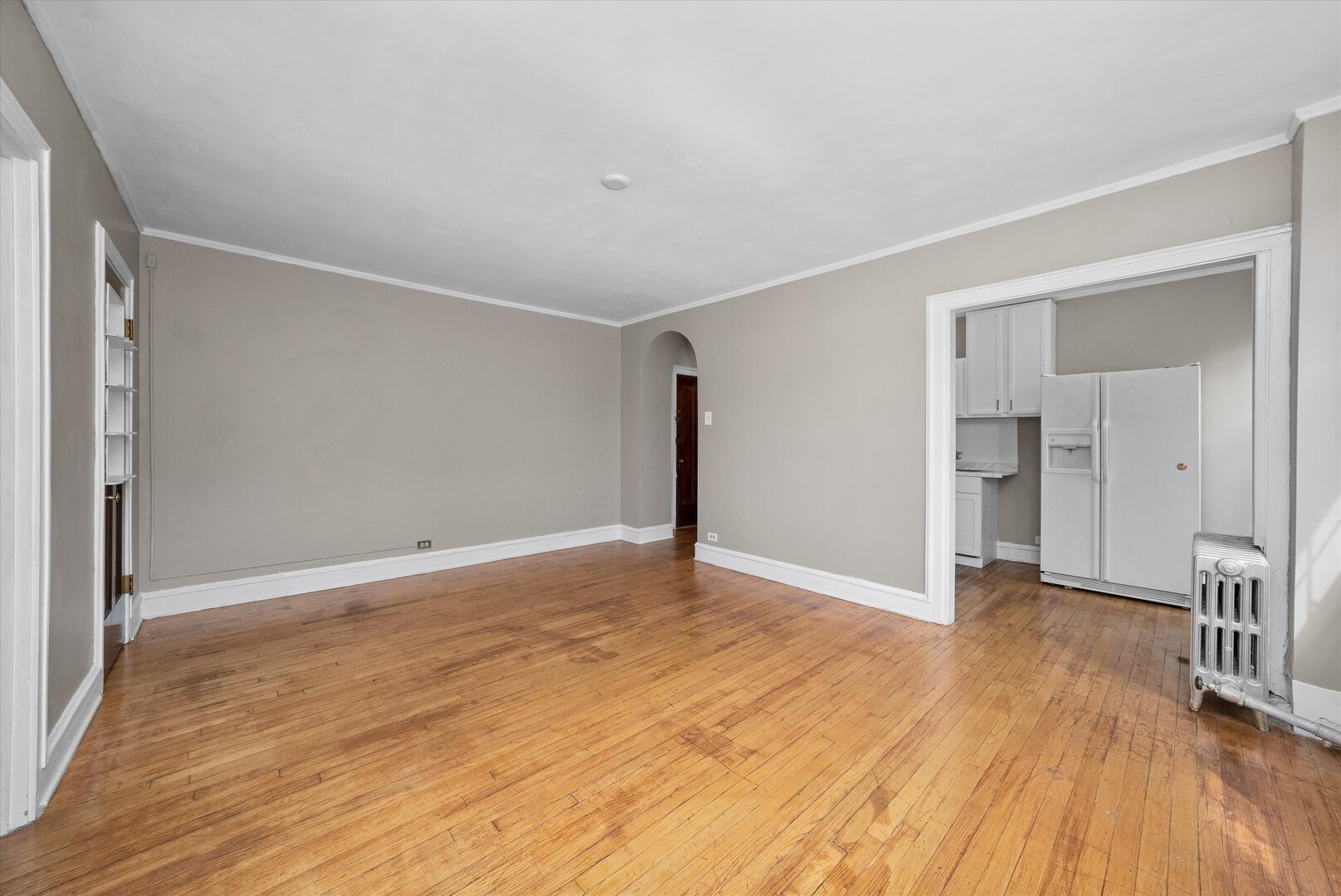 3017 E 78TH Street Unit: 4B
