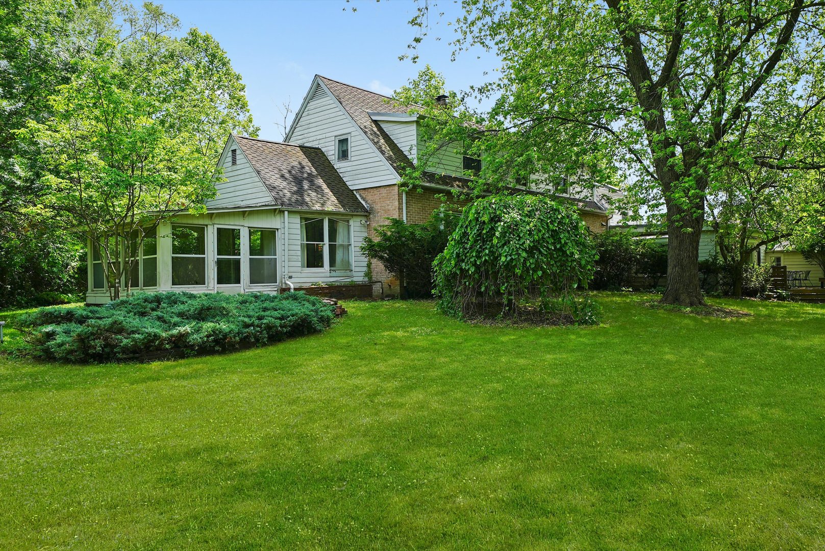 600 Riverwoods Road