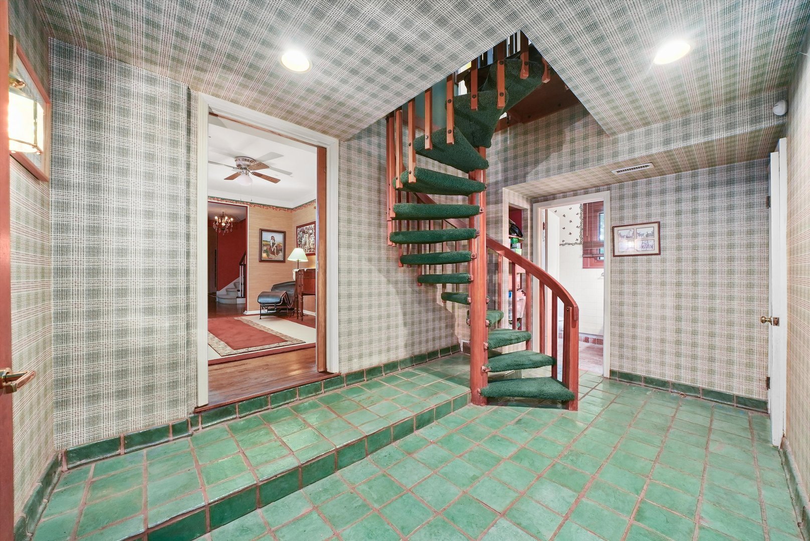 600 Riverwoods Road