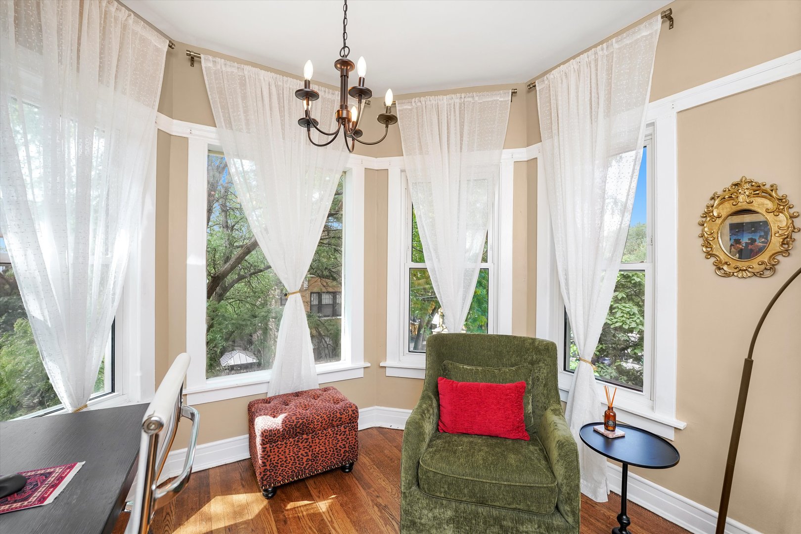 716 W Barry Avenue Unit: 3