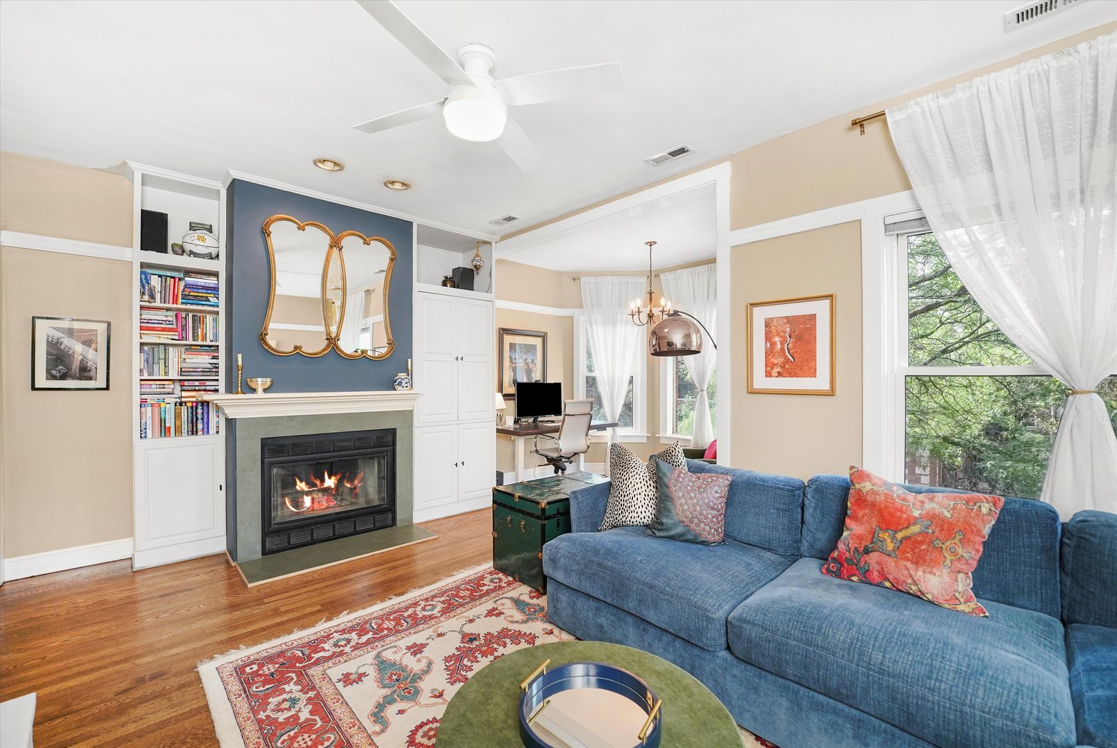 716 W Barry Avenue Unit: 3