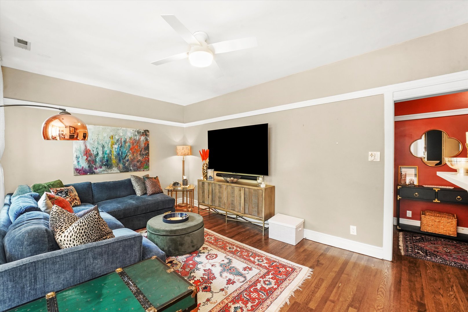 716 W Barry Avenue Unit: 3