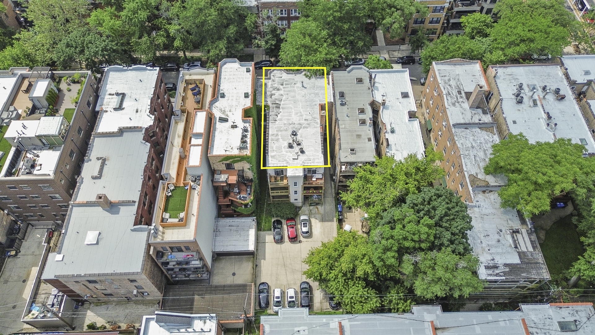 716 W Barry Avenue Unit: 3