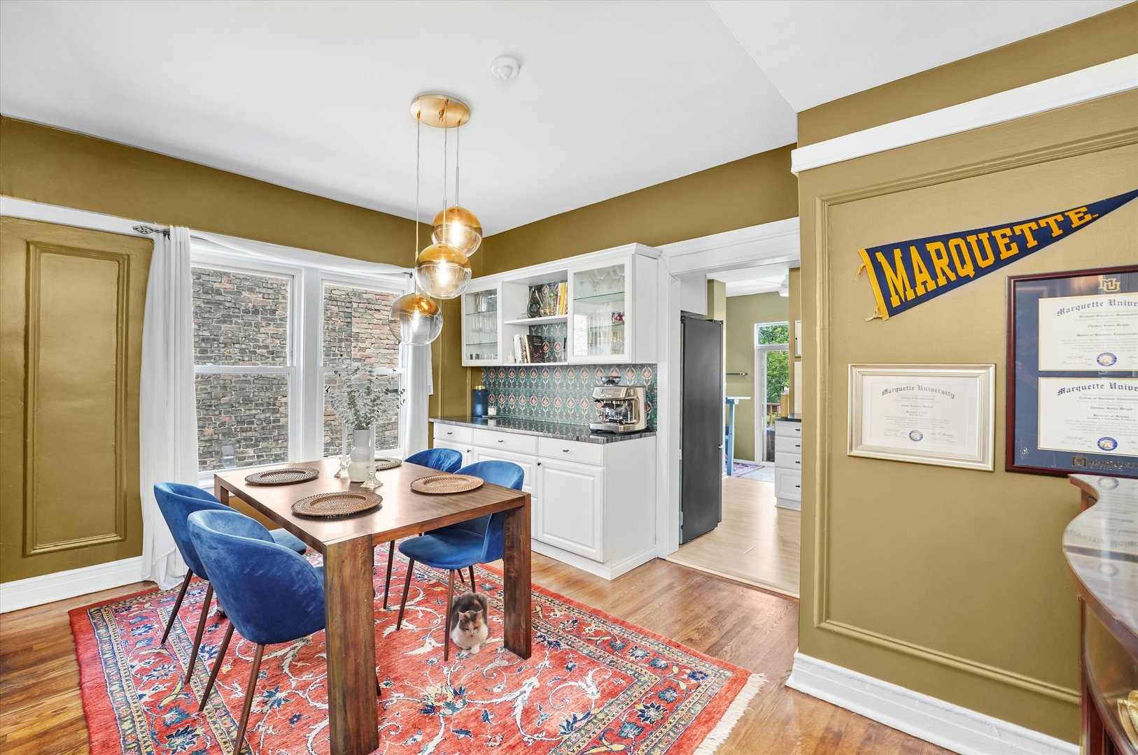 716 W Barry Avenue Unit: 3