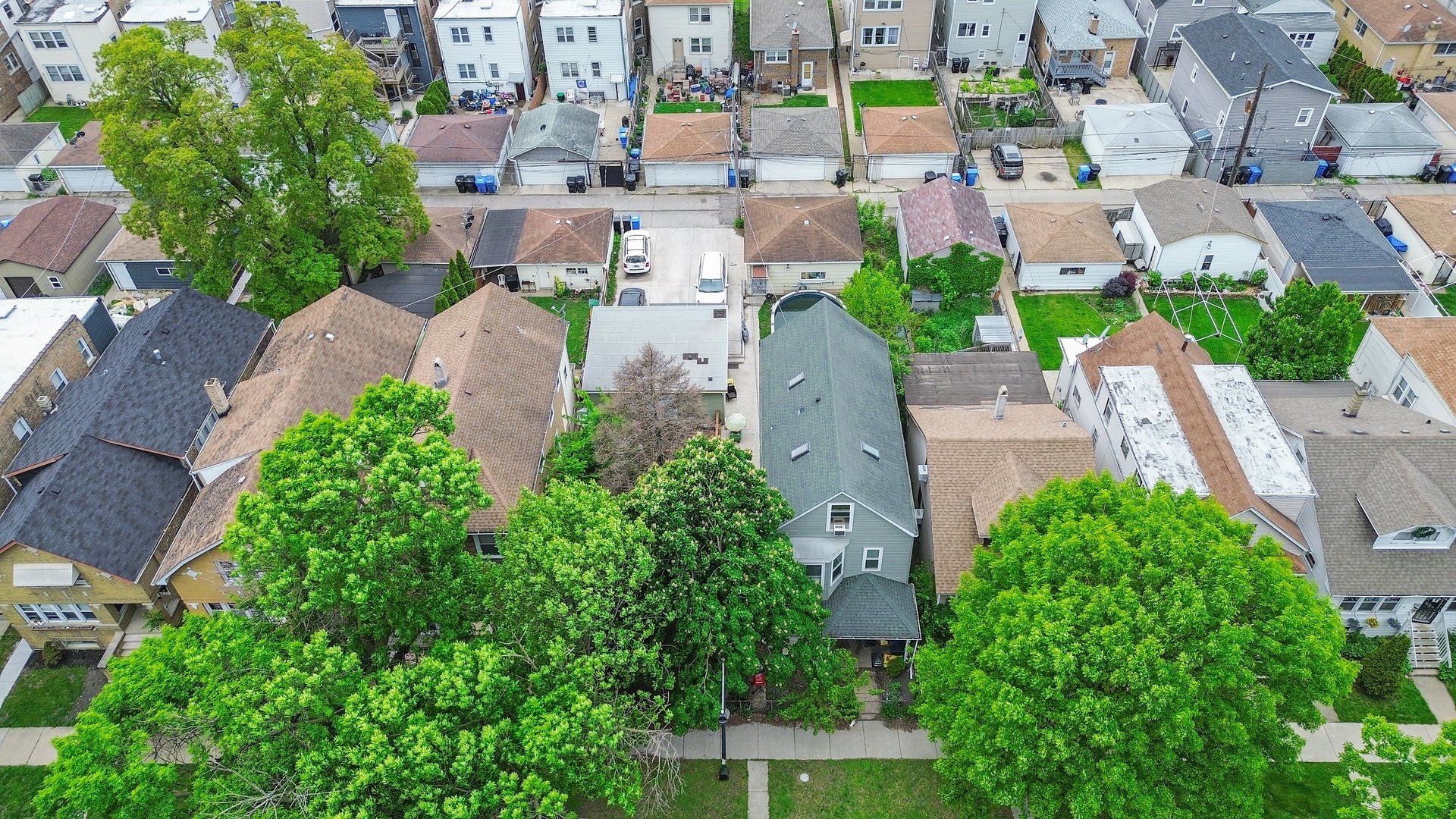 3322-24 N Kostner Avenue