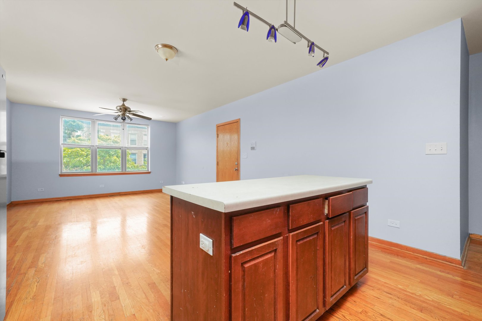 6220 S KENWOOD Avenue Unit: 2N