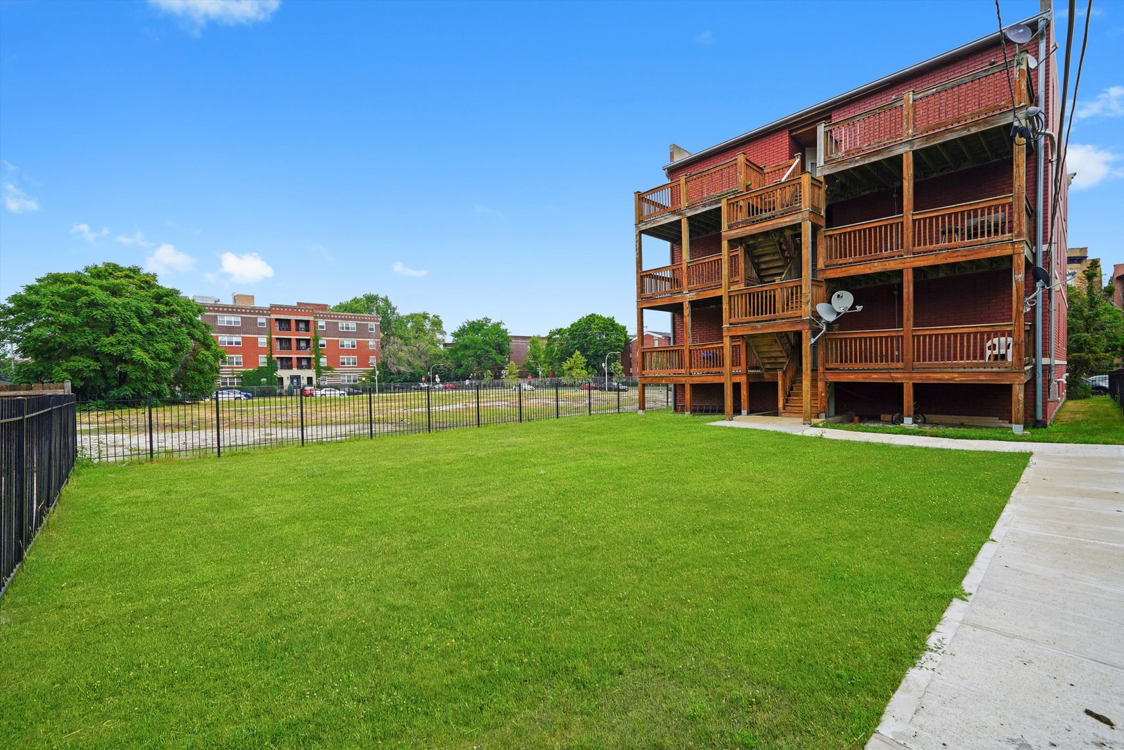 6220 S KENWOOD Avenue Unit: 2N