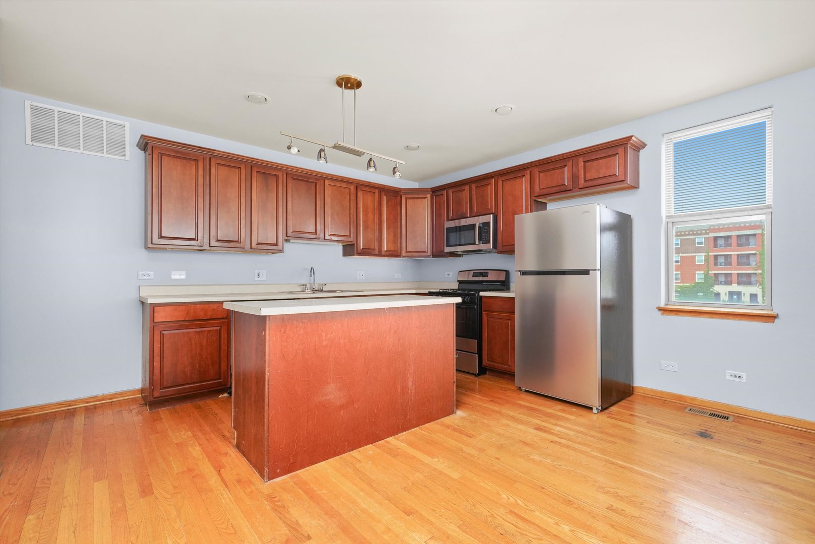 6220 S KENWOOD Avenue Unit: 2N