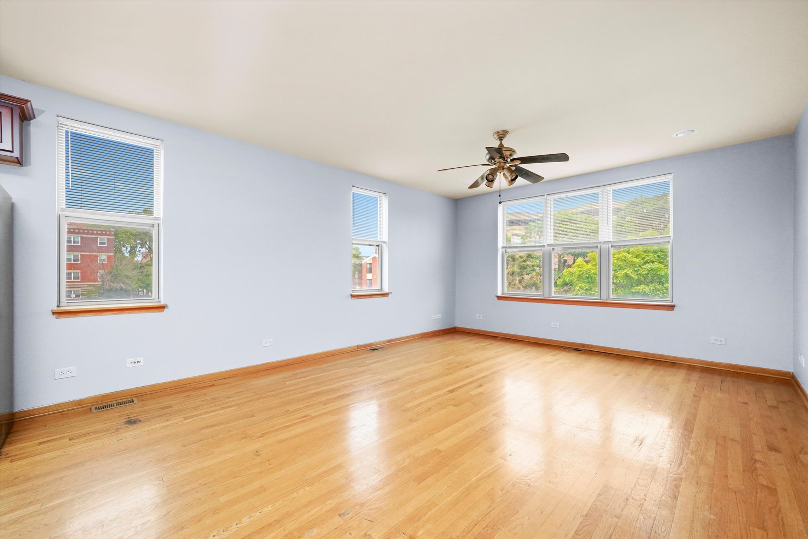 6220 S KENWOOD Avenue Unit: 2N