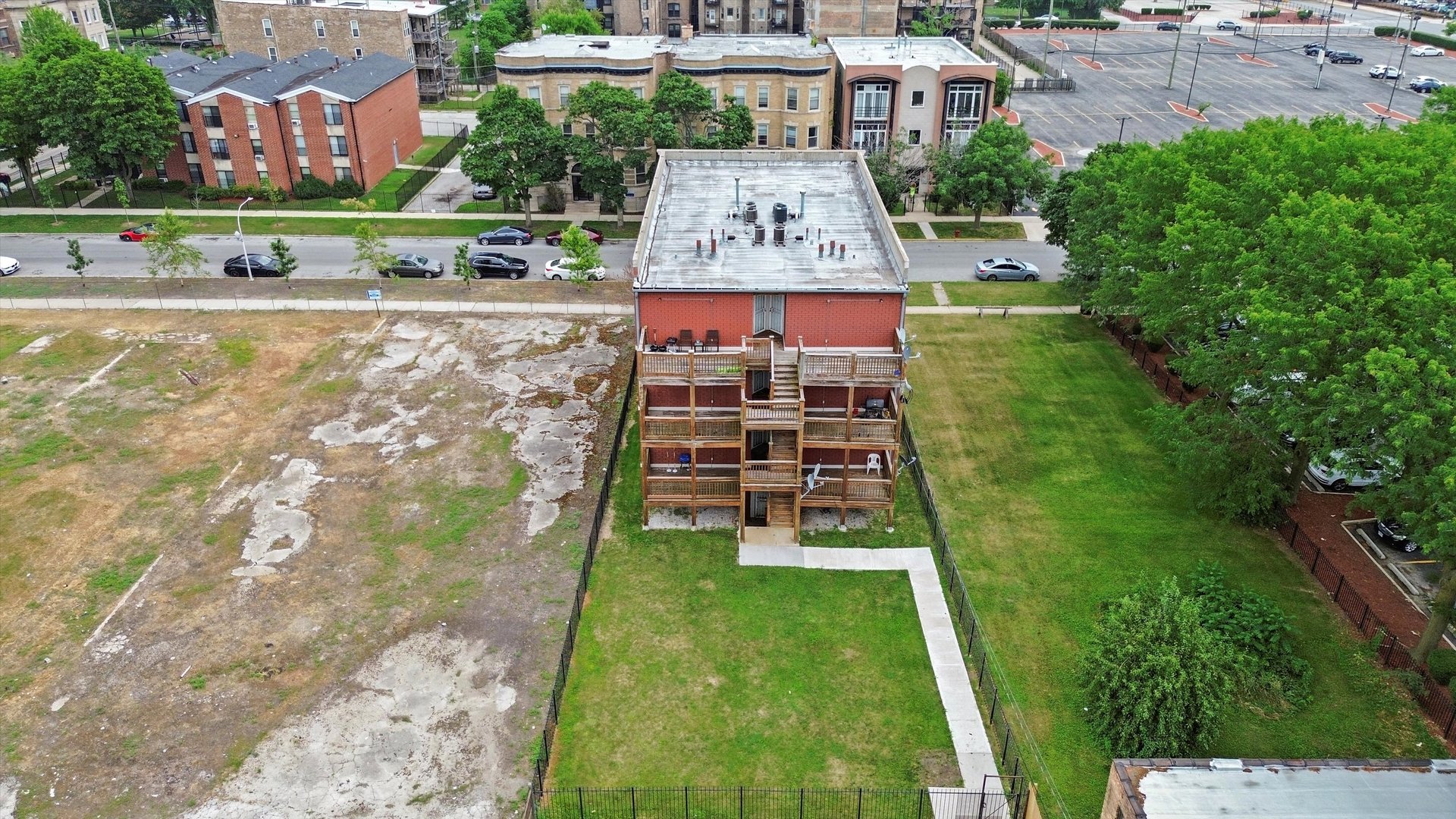 6220 S KENWOOD Avenue Unit: 2N