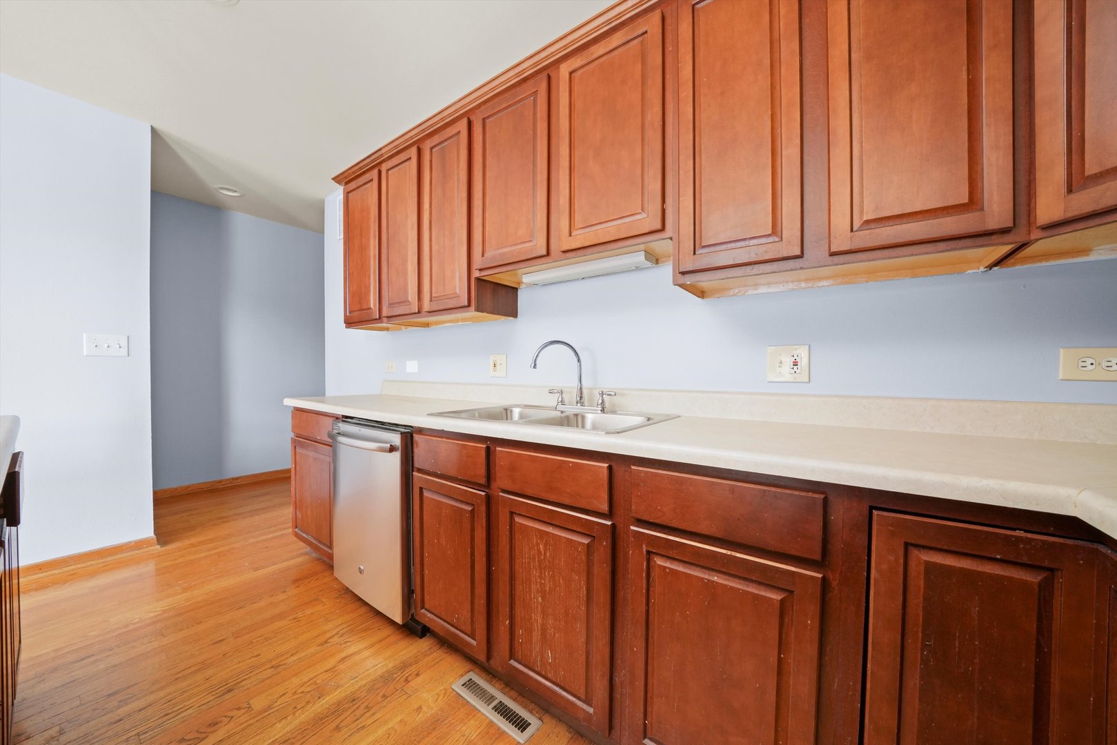 6220 S KENWOOD Avenue Unit: 2N