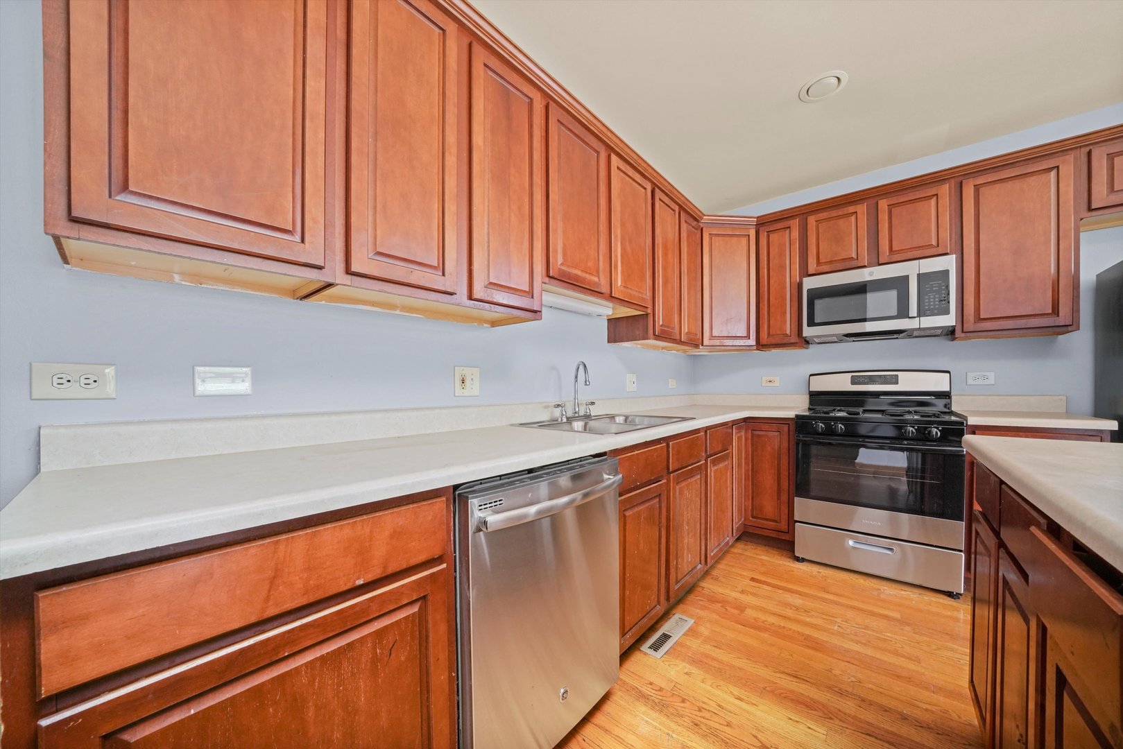 6220 S KENWOOD Avenue Unit: 2N