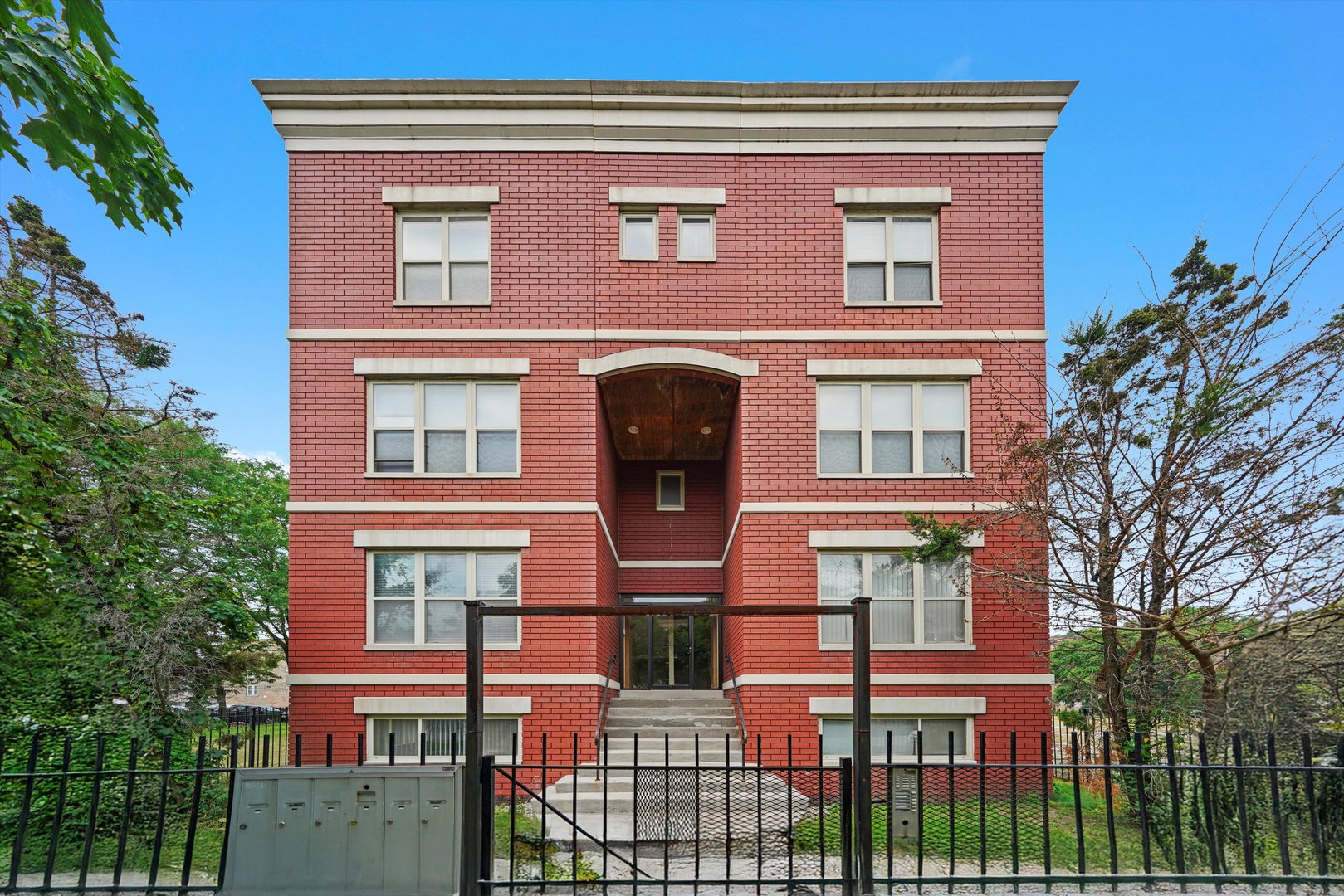 6220 S KENWOOD Avenue Unit: 2N