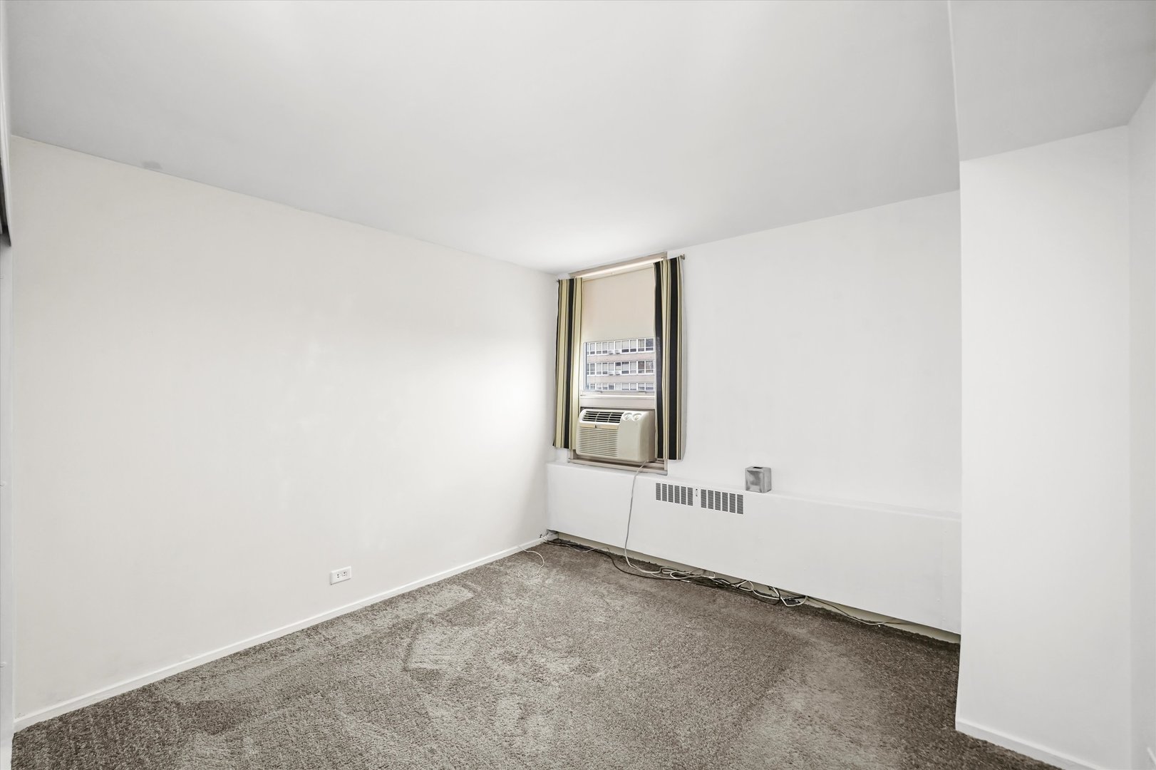 3950 N Lake Shore Drive Unit: 1728