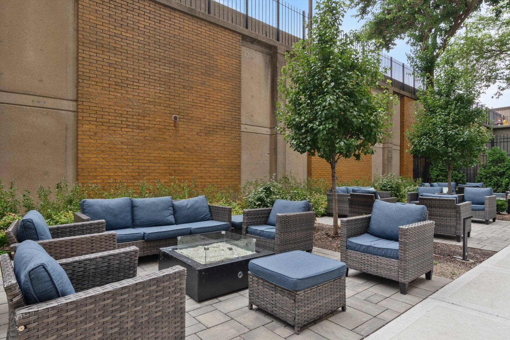 3950 N Lake Shore Drive Unit: 1728