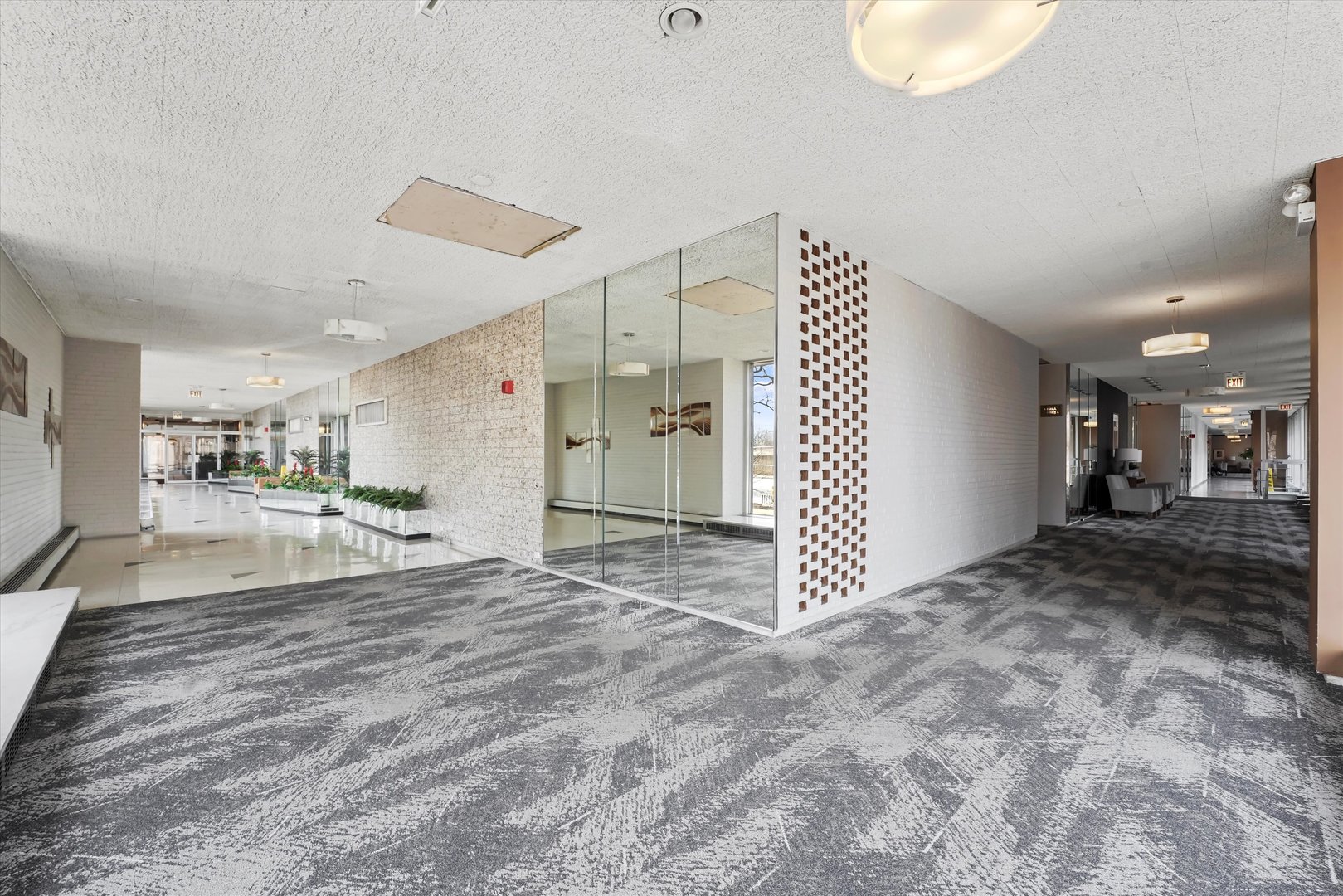3950 N Lake Shore Drive Unit: 1728