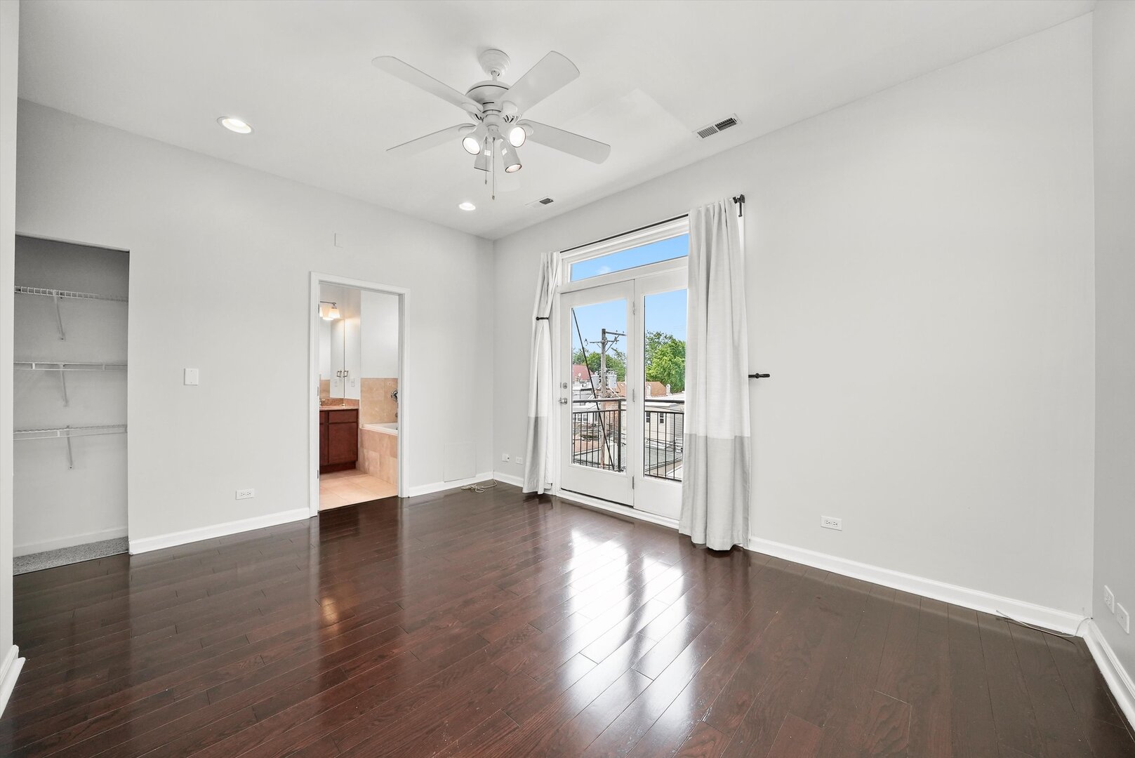 2629 W Chicago Avenue Unit: 3
