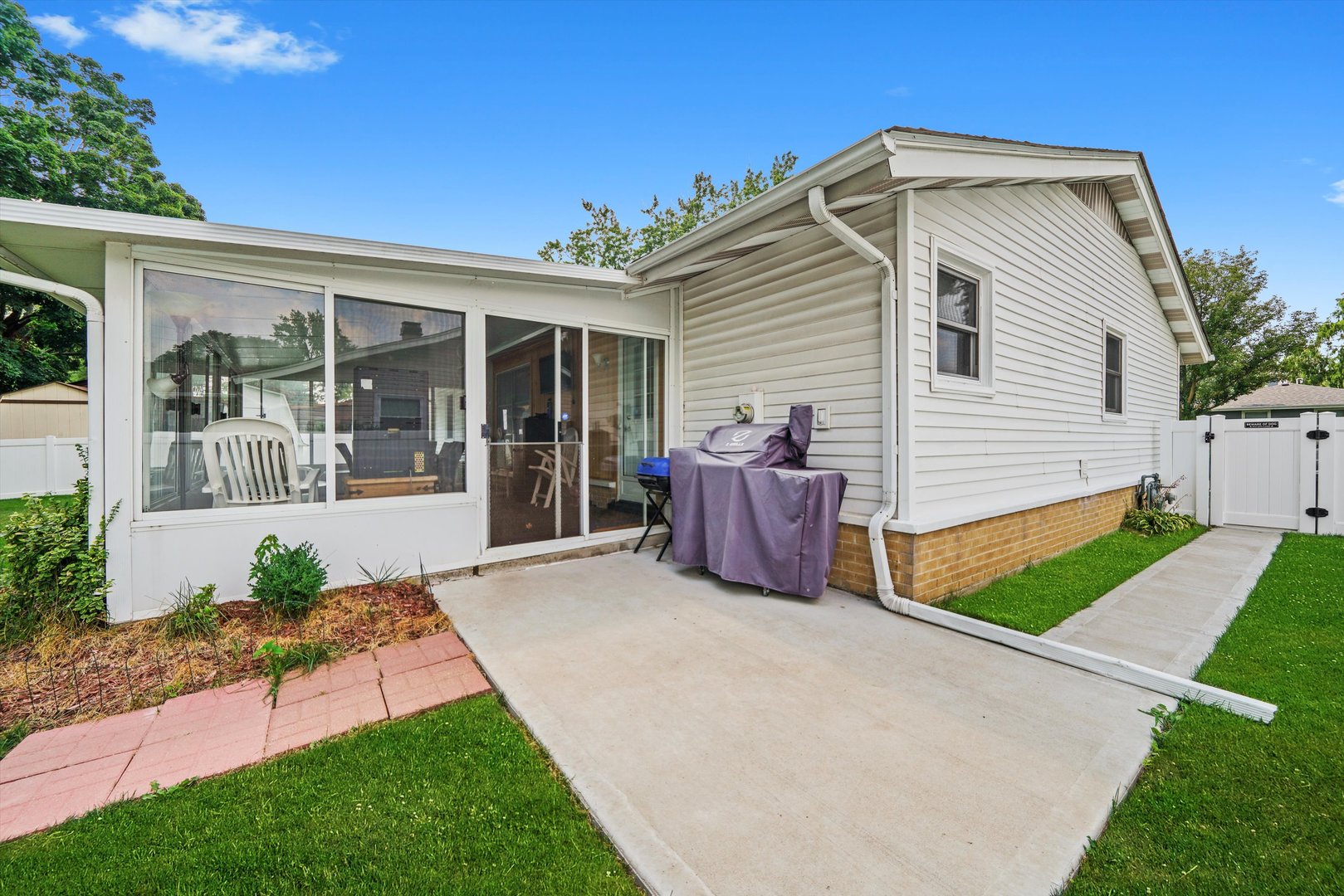 1013 Cedar Lane