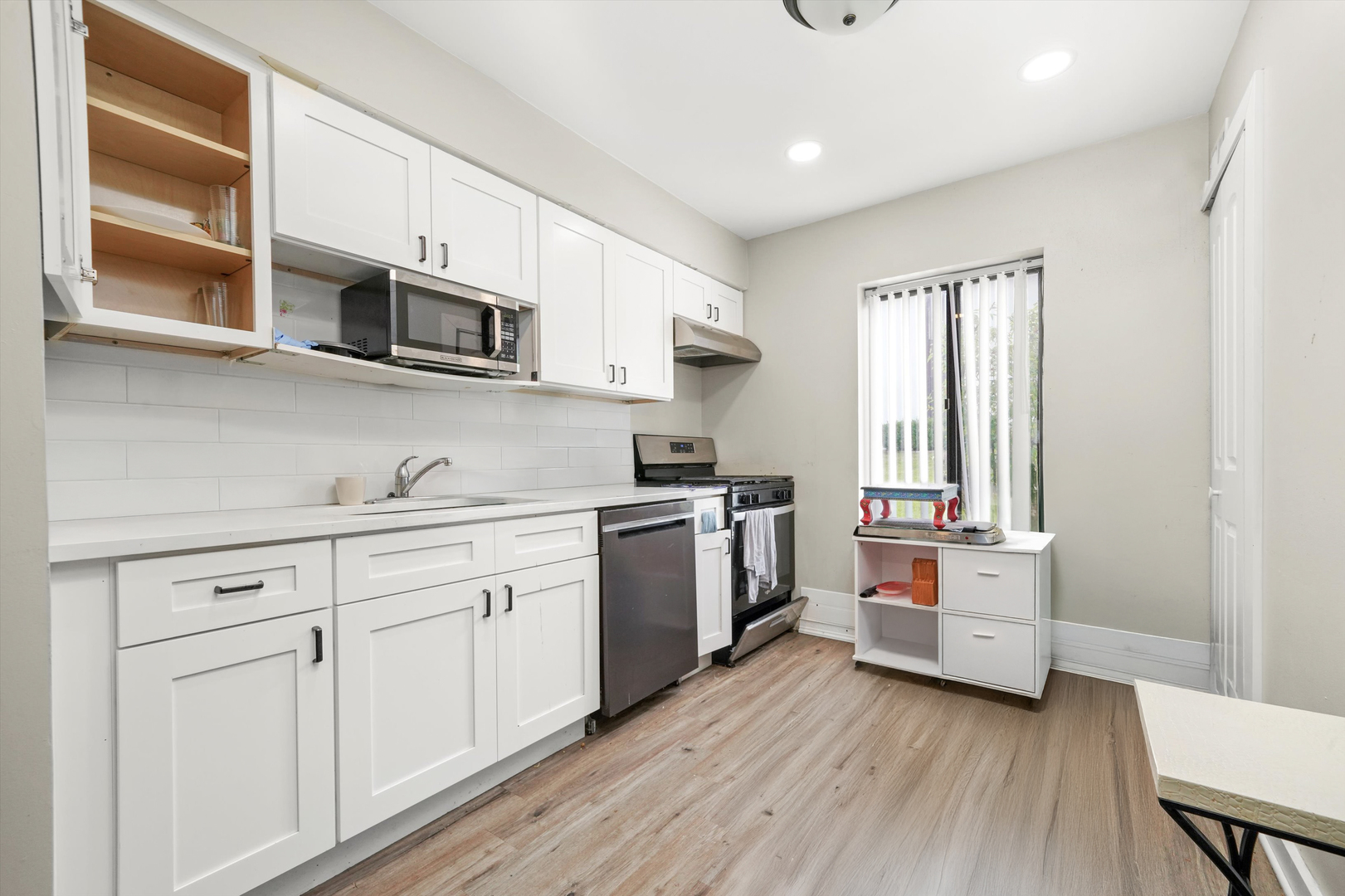 743 E Fullerton Avenue Unit: 105
