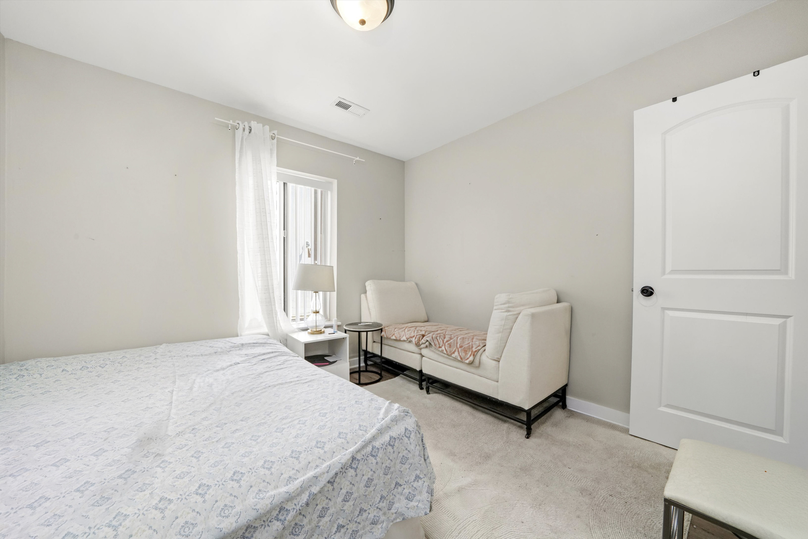 743 E Fullerton Avenue Unit: 105