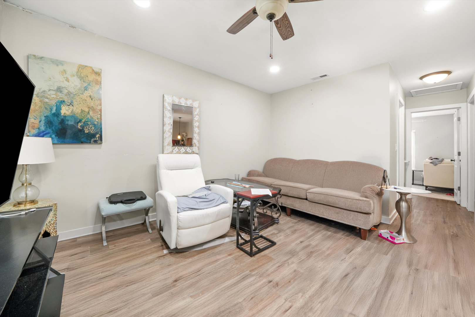 743 E Fullerton Avenue Unit: 105