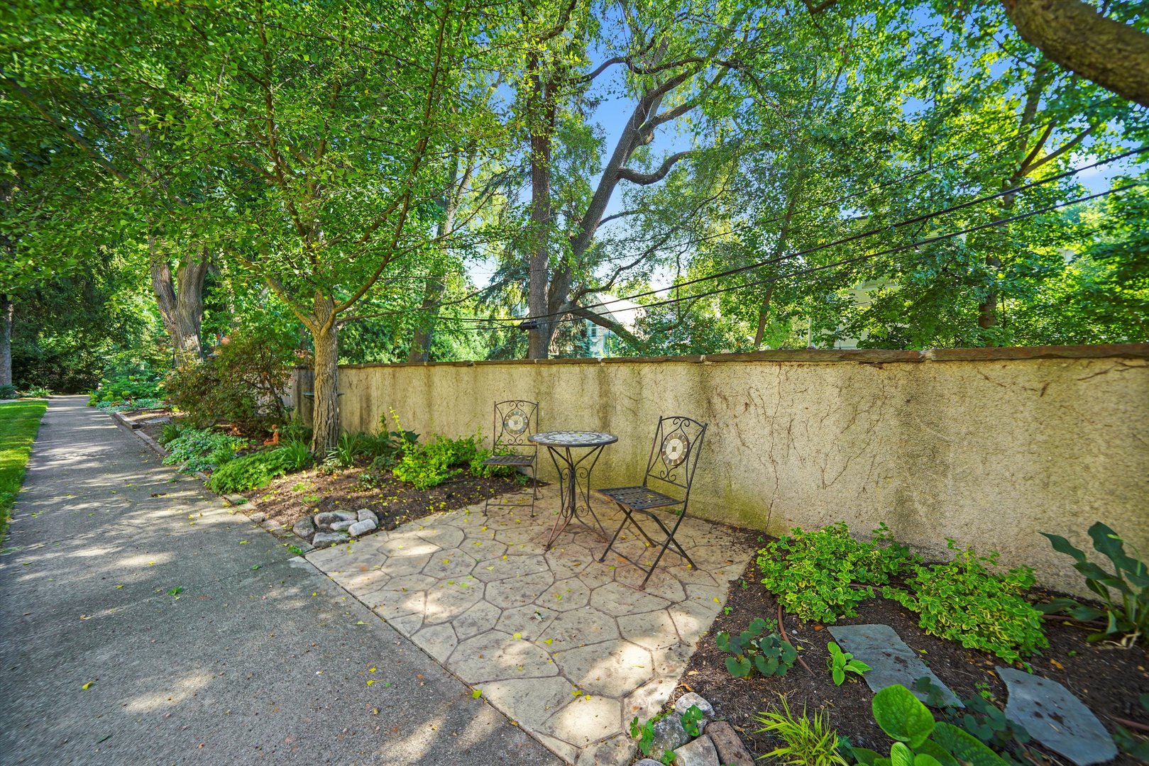734 Noyes Street Unit: 02