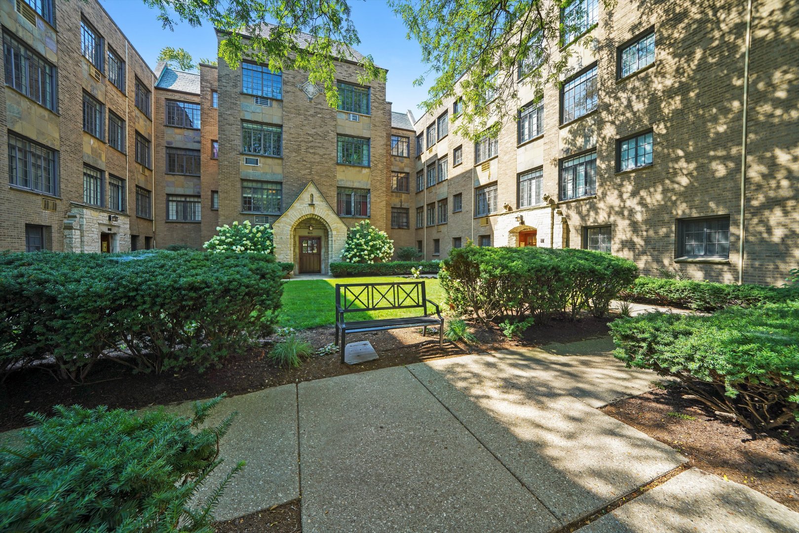 734 Noyes Street Unit: 02