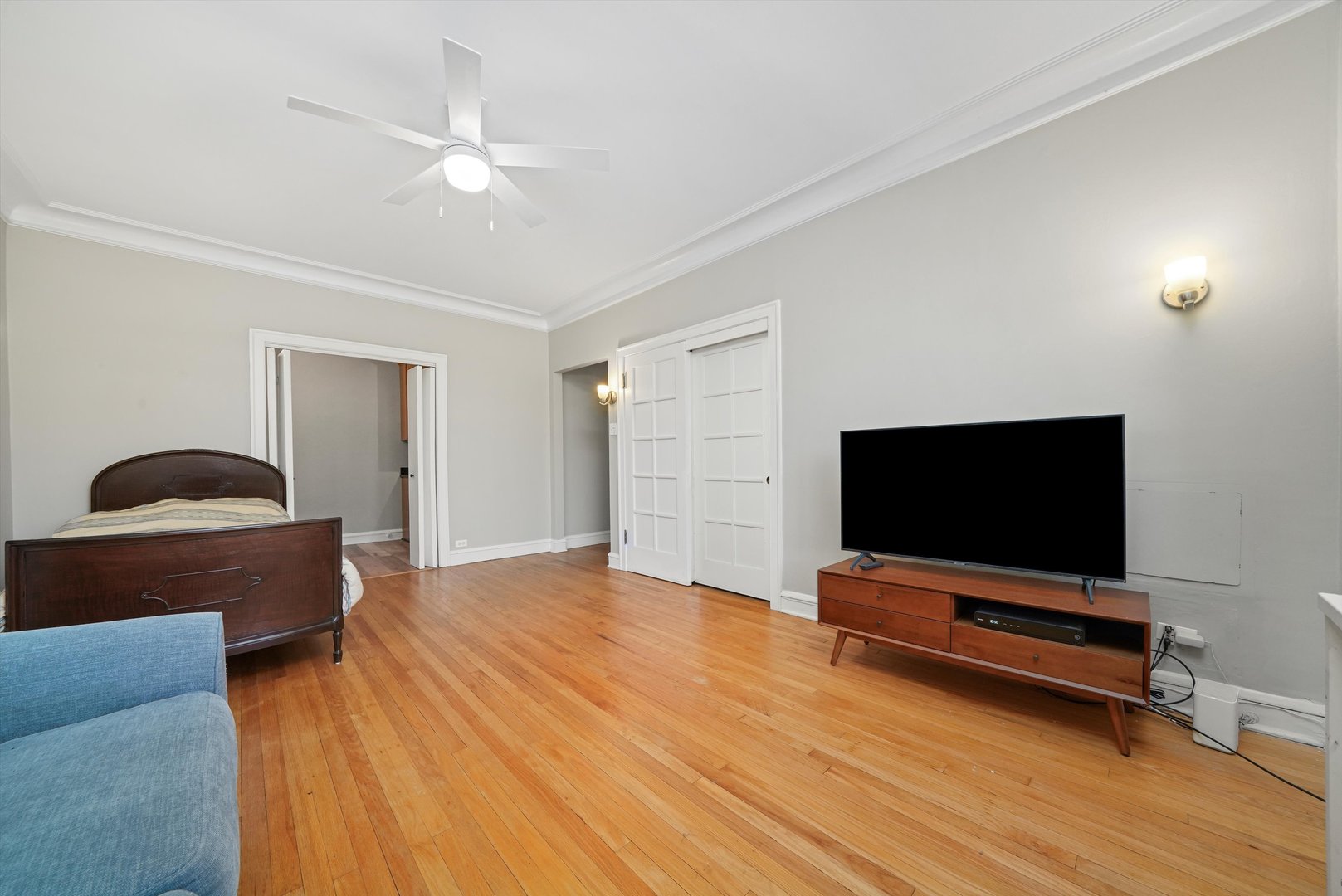 734 Noyes Street Unit: 02