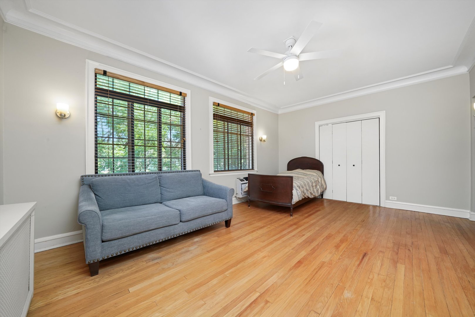 734 Noyes Street Unit: 02