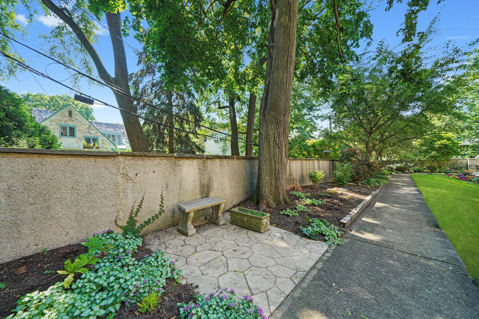 734 Noyes Street Unit: 02