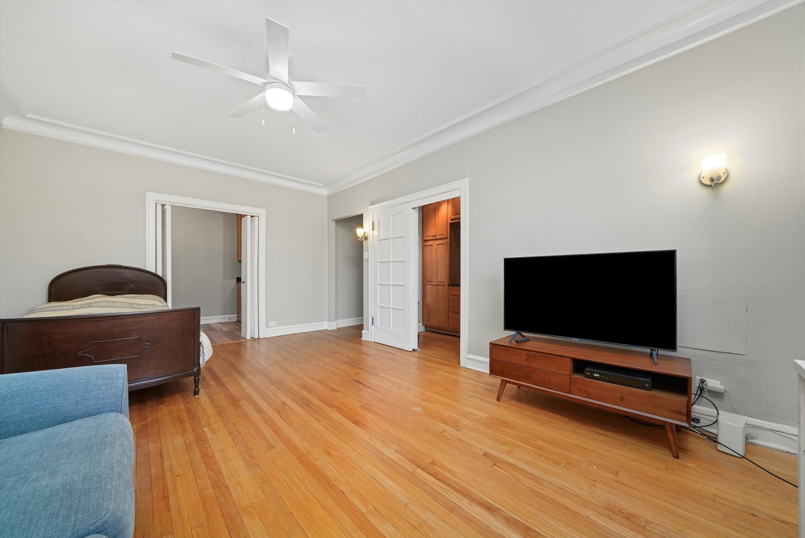734 Noyes Street Unit: 02