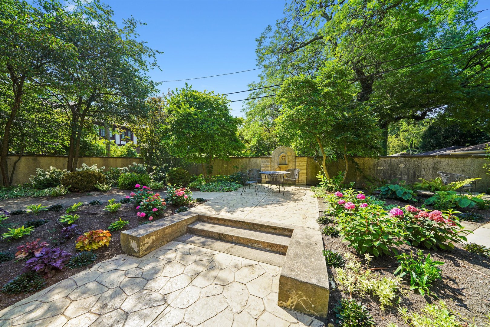 734 Noyes Street Unit: 02