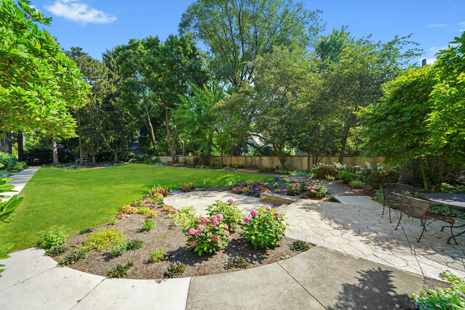 734 Noyes Street Unit: 02