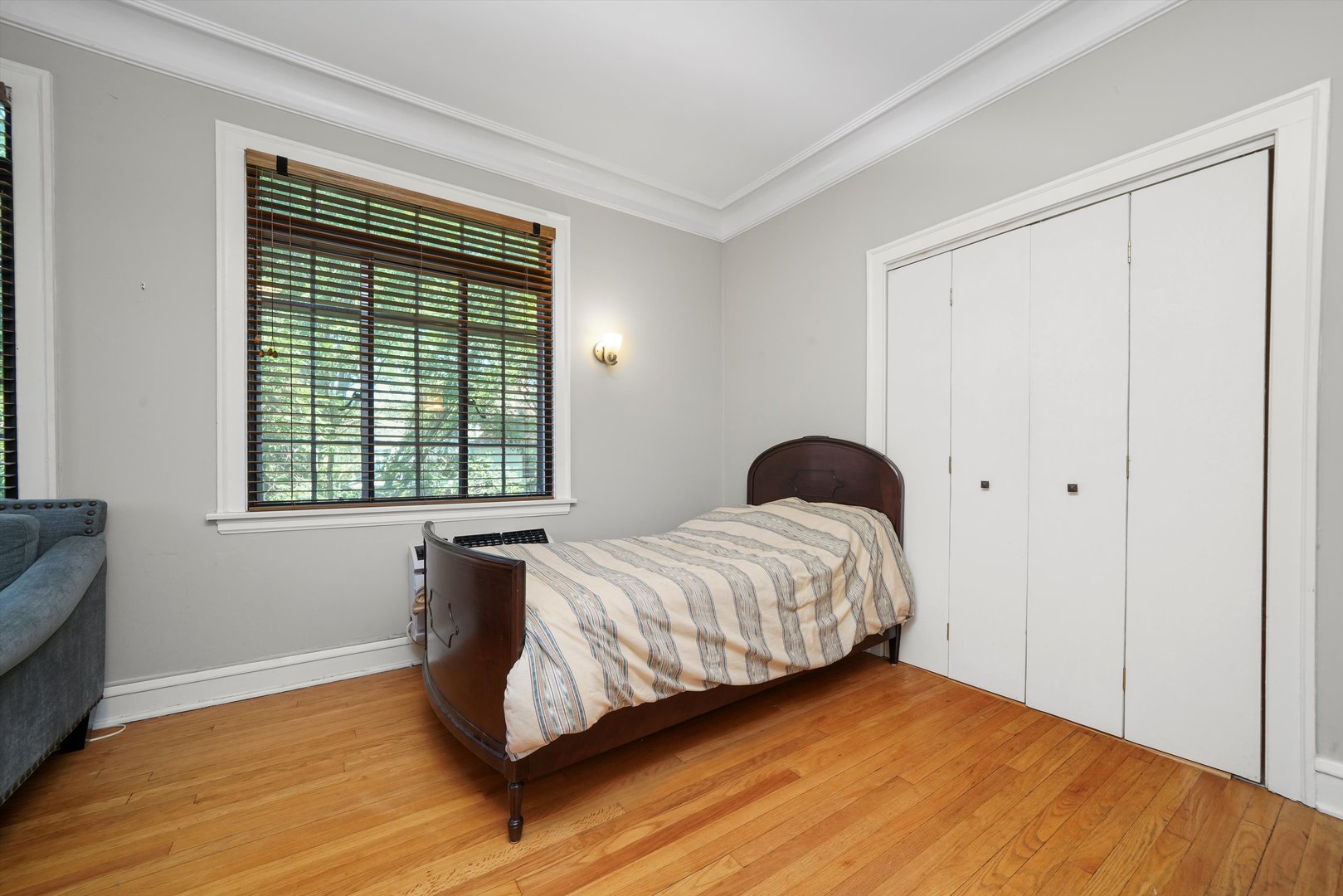 734 Noyes Street Unit: 02