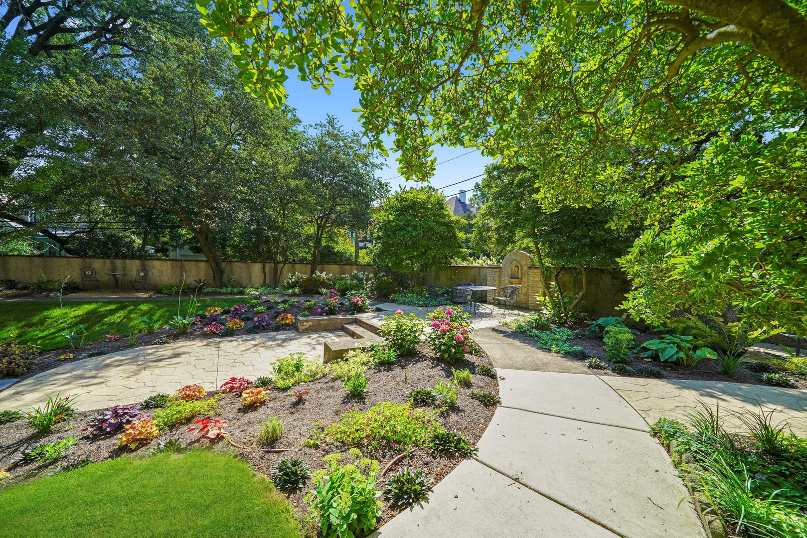734 Noyes Street Unit: 02