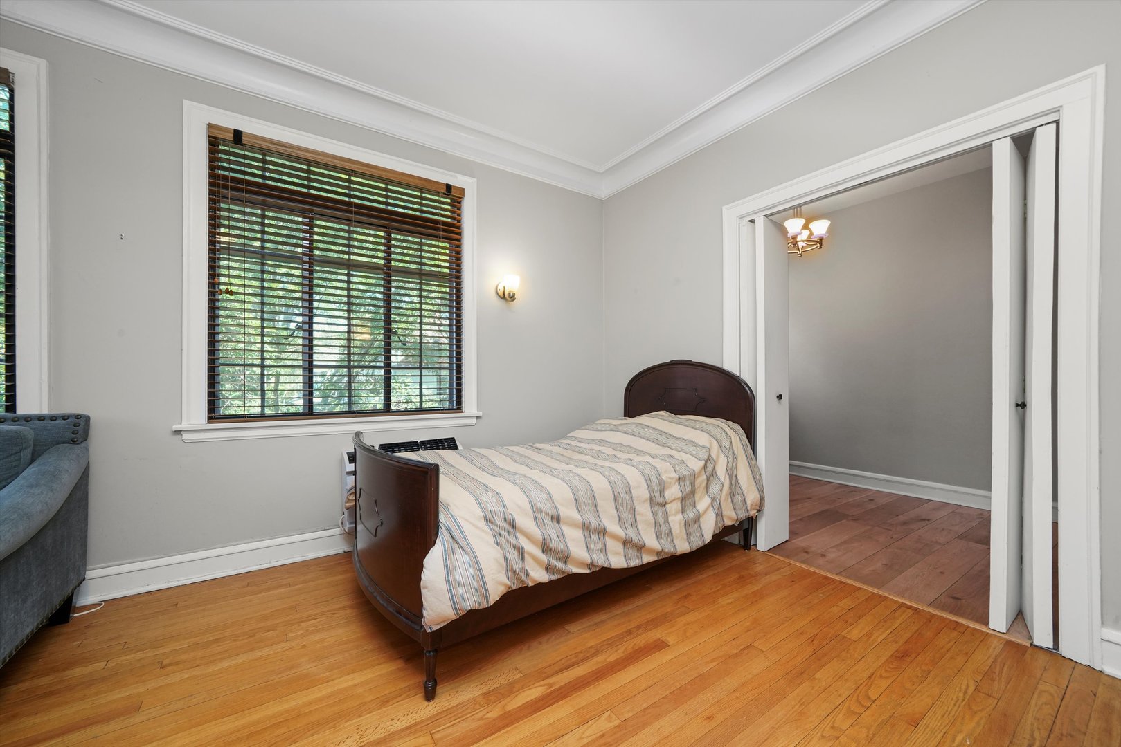 734 Noyes Street Unit: 02