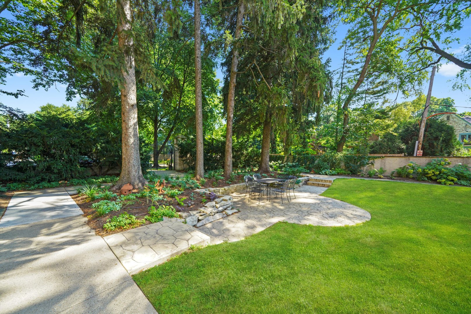 734 Noyes Street Unit: 02