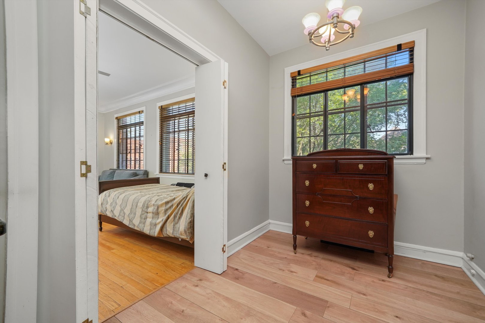 734 Noyes Street Unit: 02