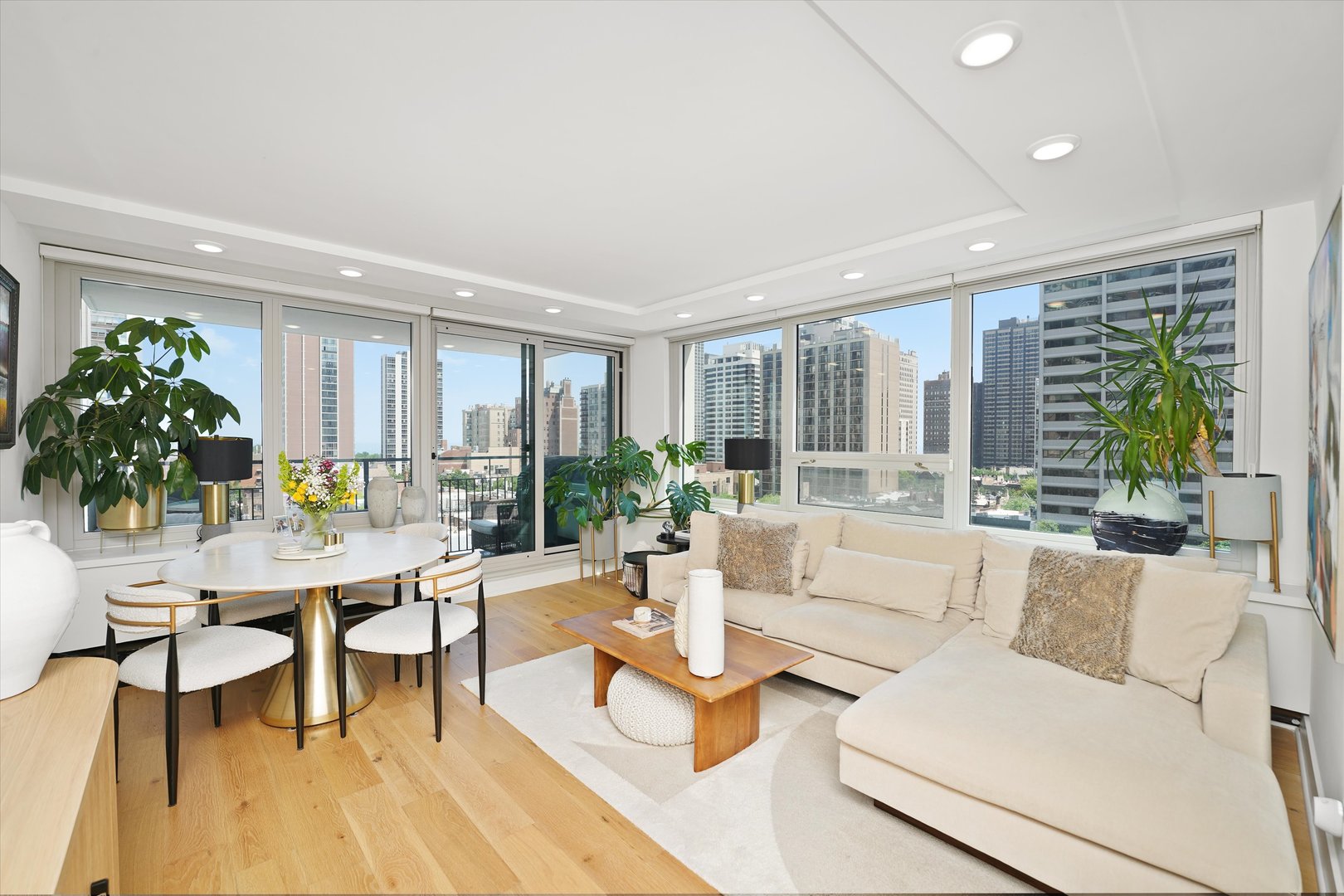 88 W Schiller Street Unit: 1001L