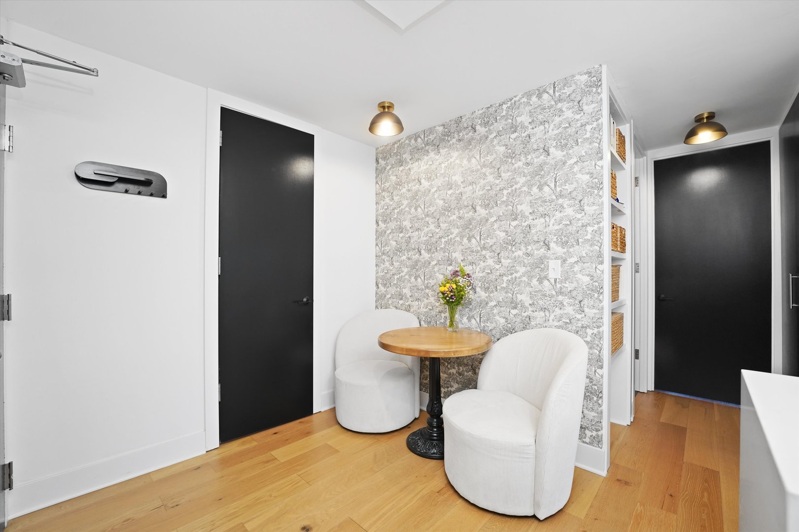 88 W Schiller Street Unit: 1001L