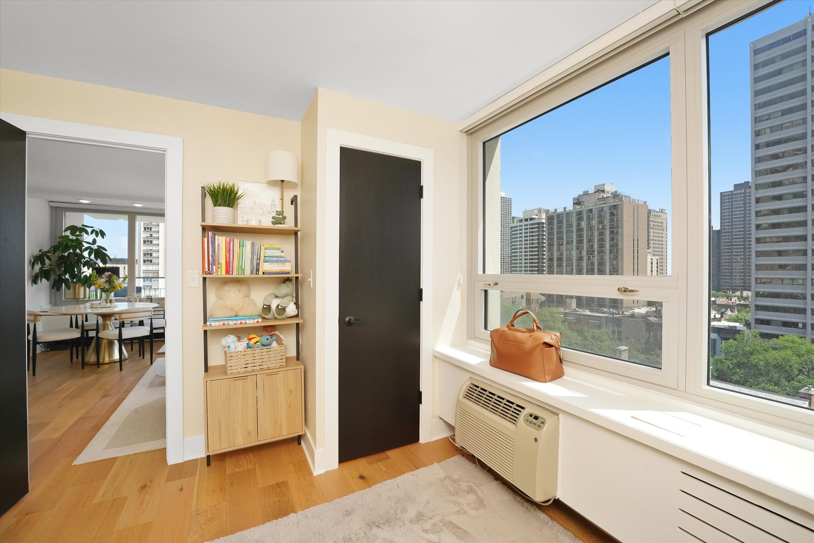 88 W Schiller Street Unit: 1001L