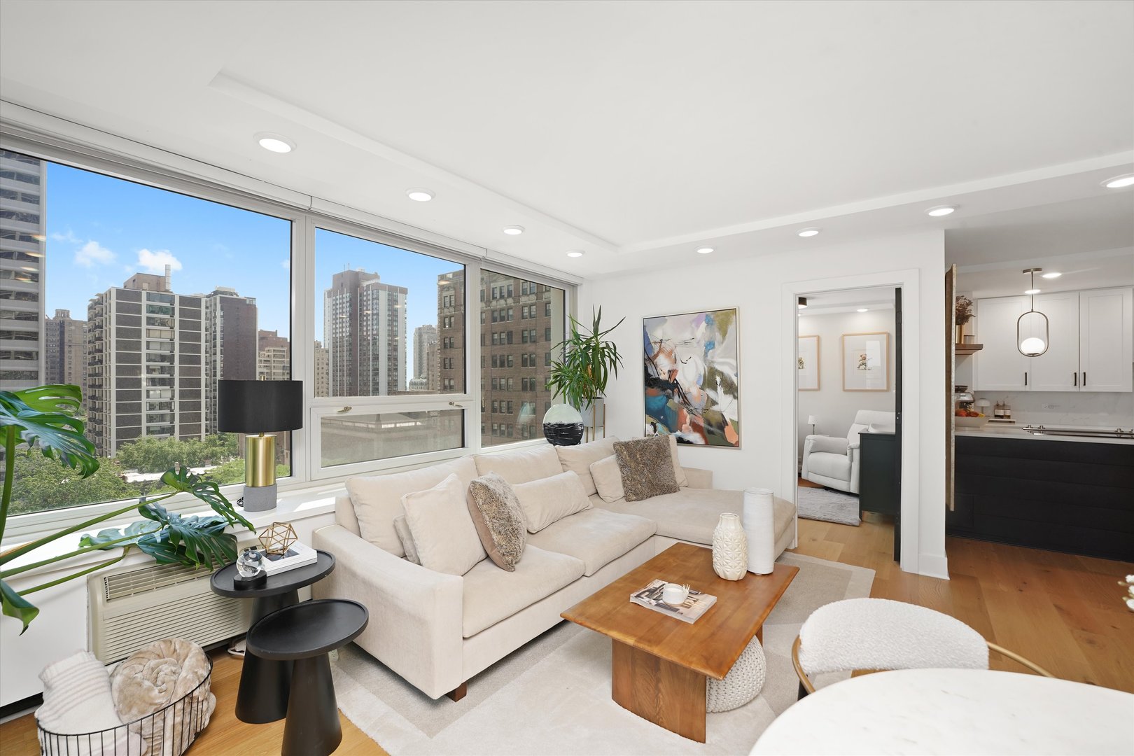 88 W Schiller Street Unit: 1001L