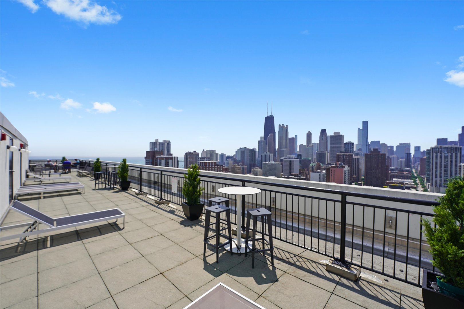 88 W Schiller Street Unit: 1001L
