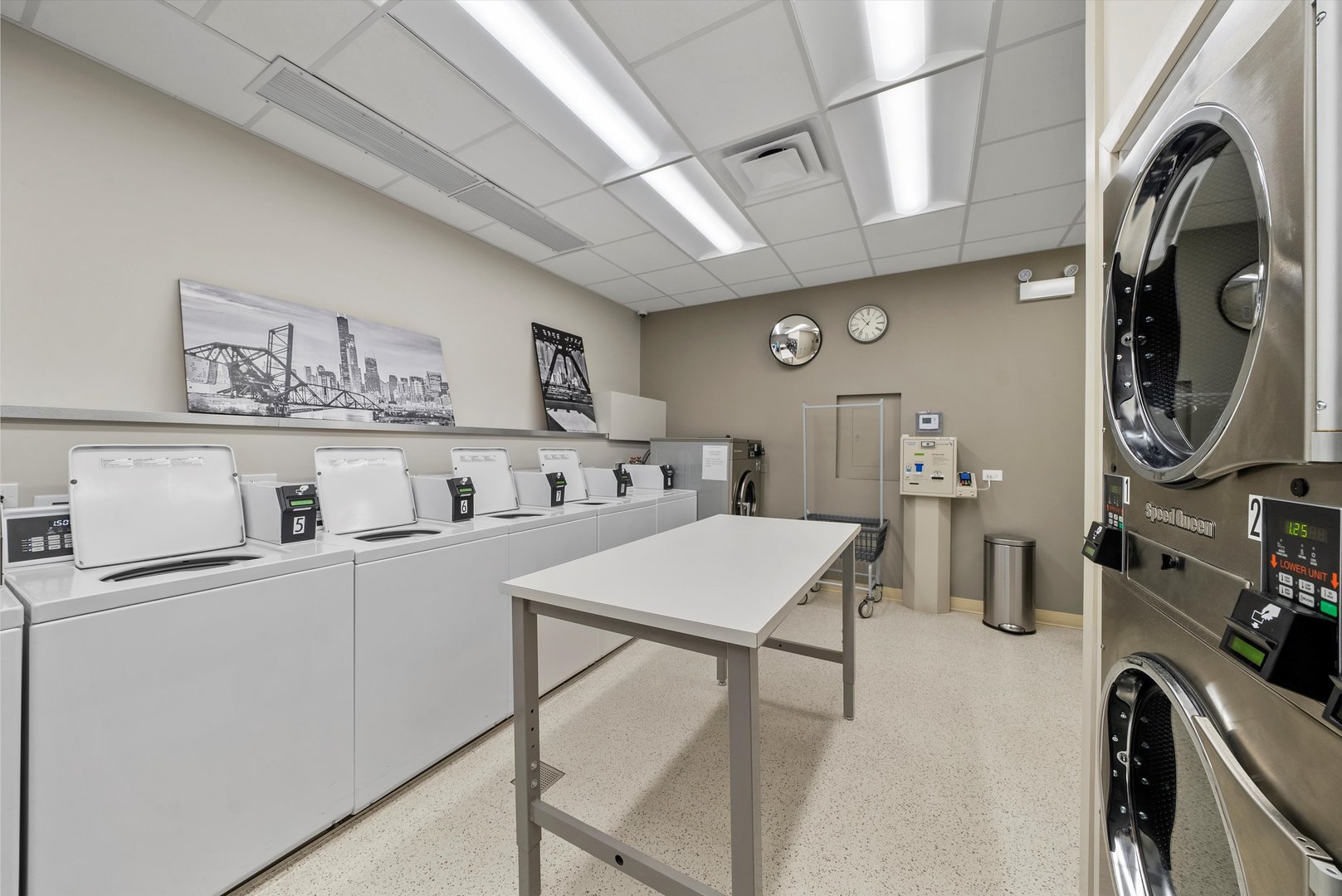 88 W Schiller Street Unit: 1001L