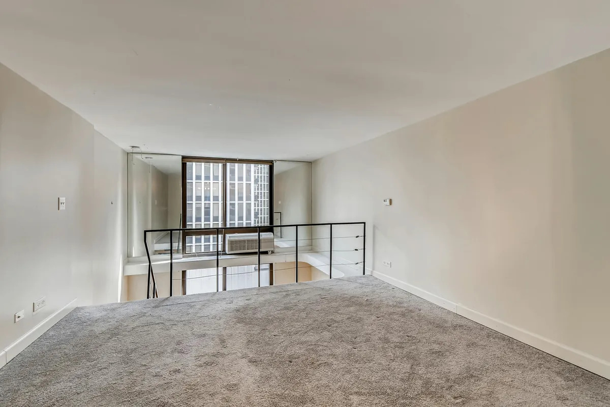 1221 N Dearborn Street Unit: 605N